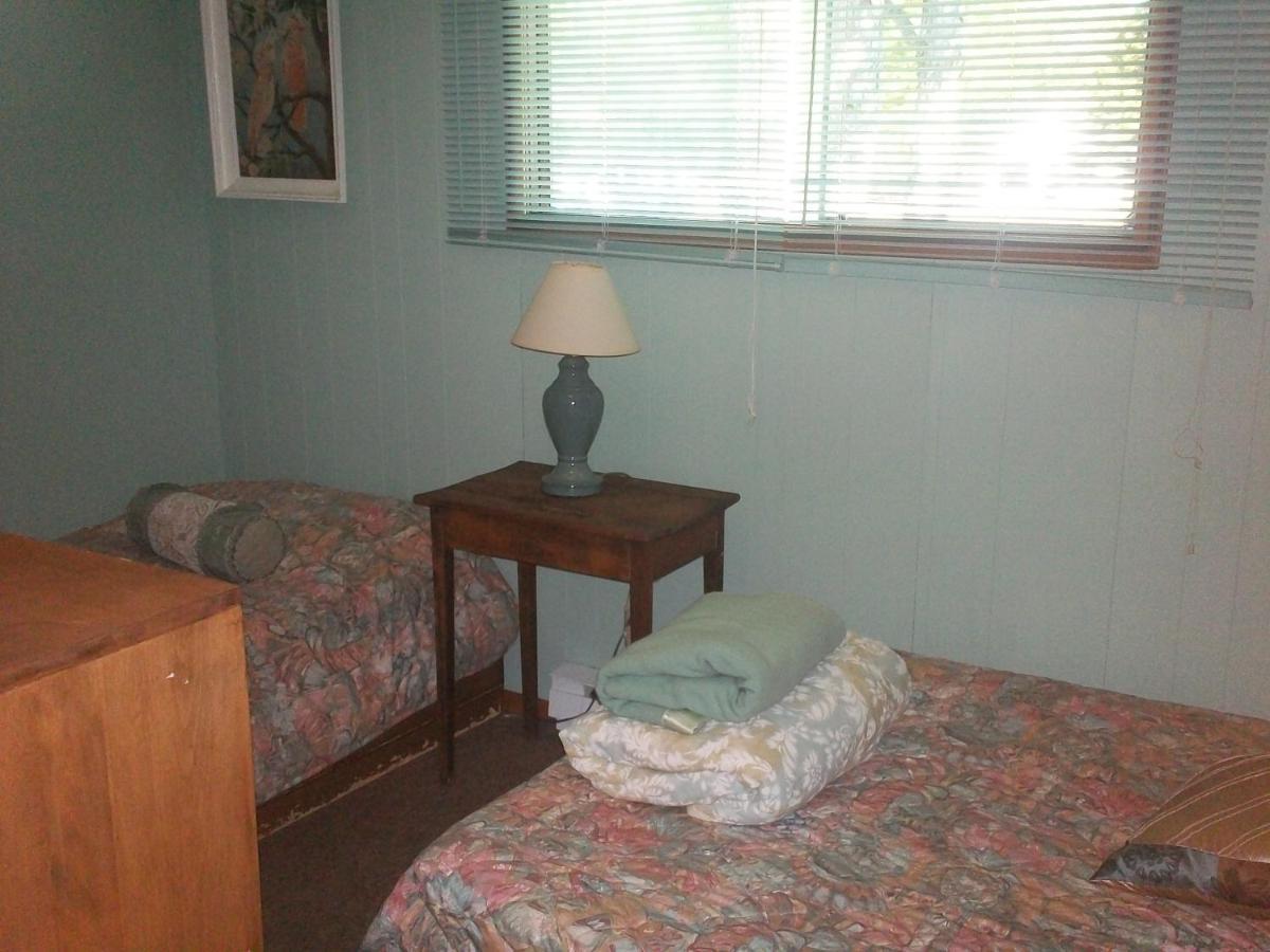 Chalkley'S Sandy Bay Cottage Resort Nipissing Beach Bilik gambar